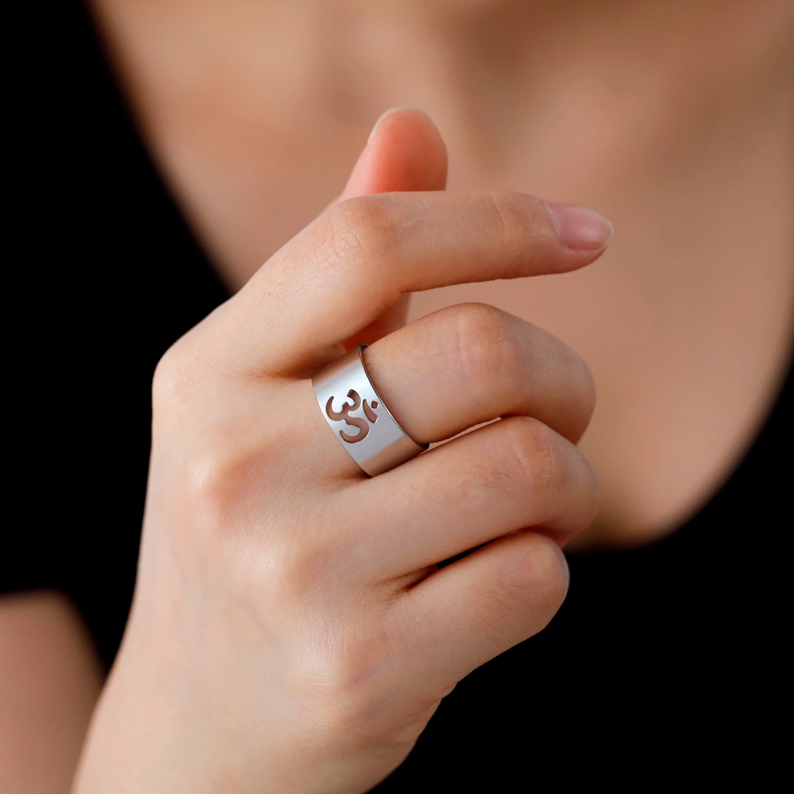 Stainless Steel Om Ring – Spiritual Yoga & Meditation Jewelry (US Sizes 7–10)