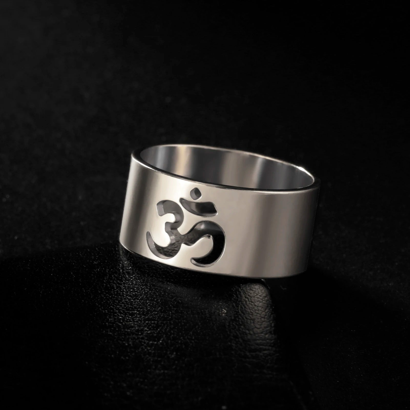 Stainless Steel Om Ring – Spiritual Yoga & Meditation Jewelry (US Sizes 7–10)
