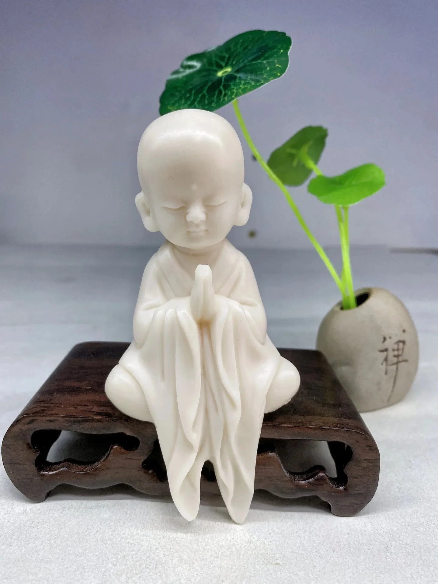 Zen Young Monk Decorative Figurines Buddhist Figure Sculpture Cute Home Room Office Garden Decoration Ornaments
