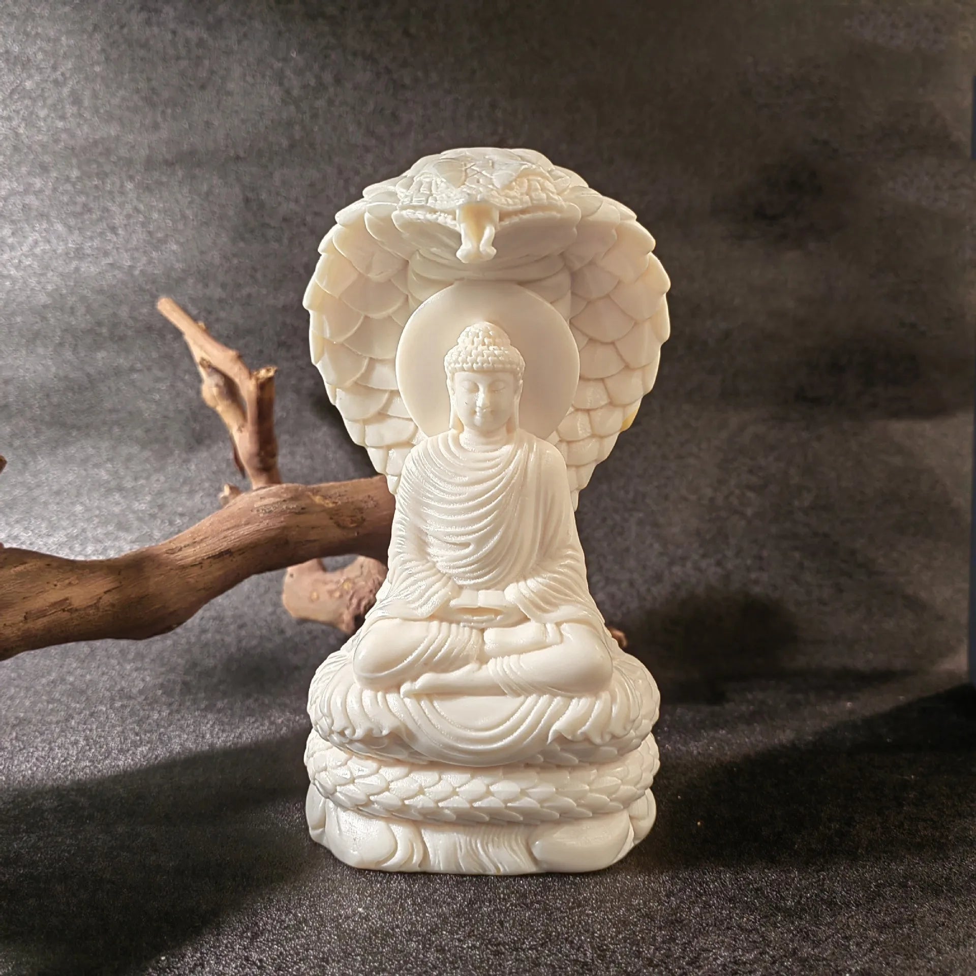 Snake-Protecting Buddha Statue – Hand-Carved Ivory Nut Ornament