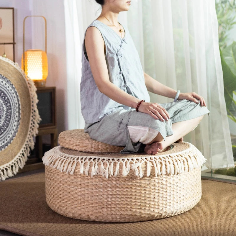 Modern Minimalist Grass Woven Zafu – Japanese Tatami Meditation Cushion with Tassels, Thick Sitting Pad for Meditation or Relaxation